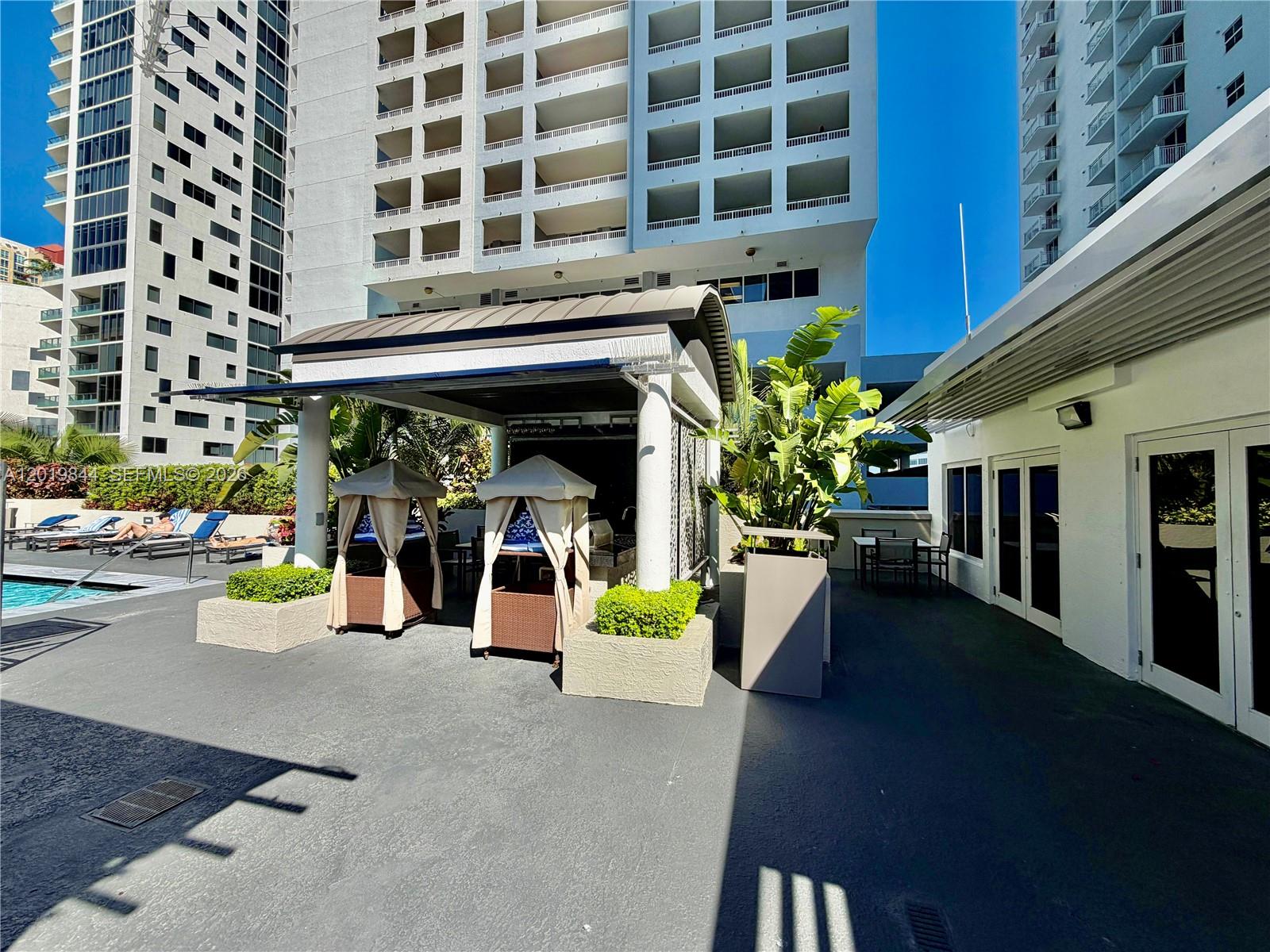 185 SE 14th Ter #1105, Miami FL 33131
