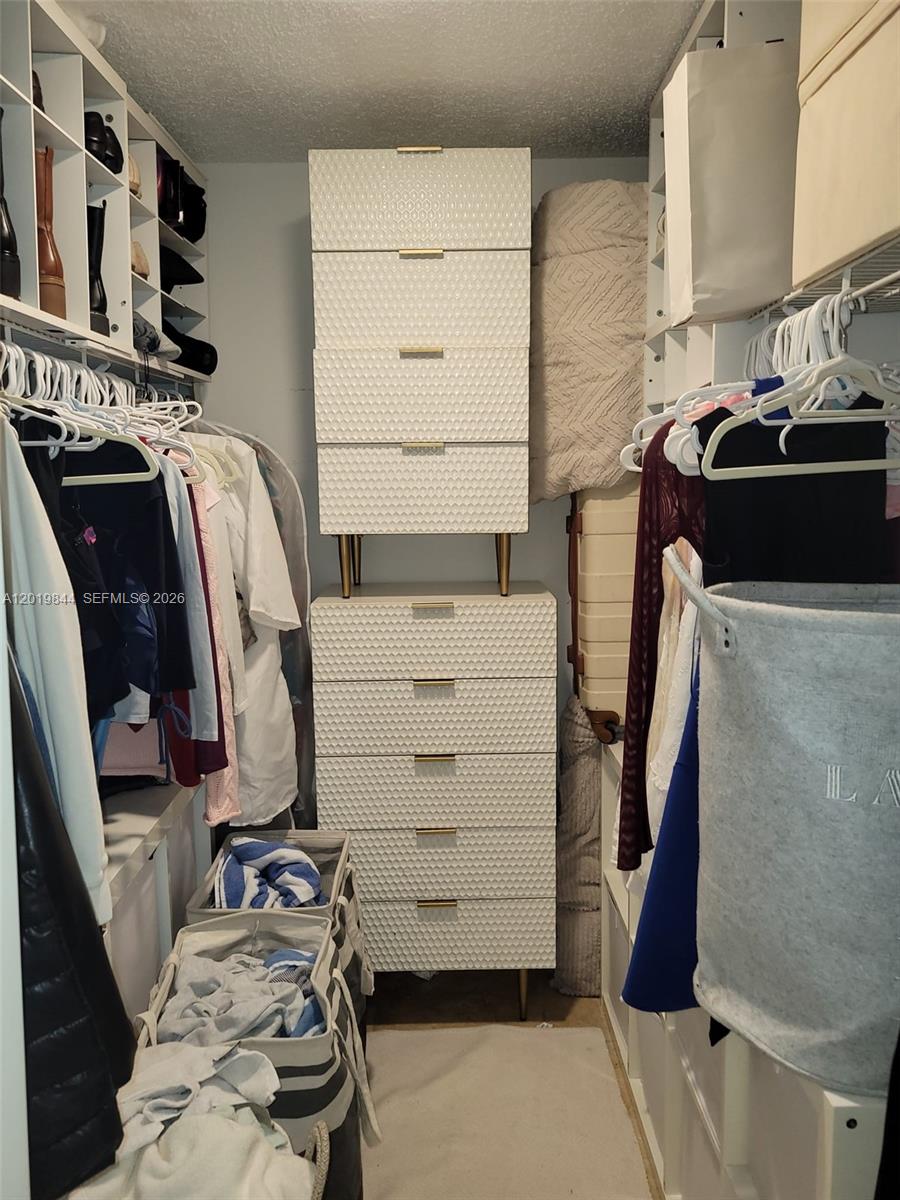 185 SE 14th Ter #1105, Miami FL 33131