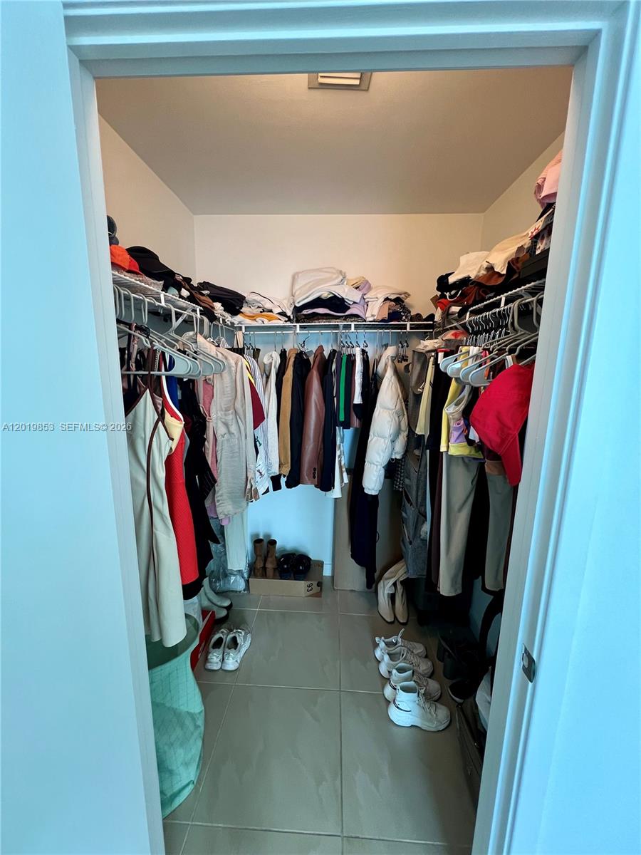 79 SW 12th St #2903-S, Miami FL 33130