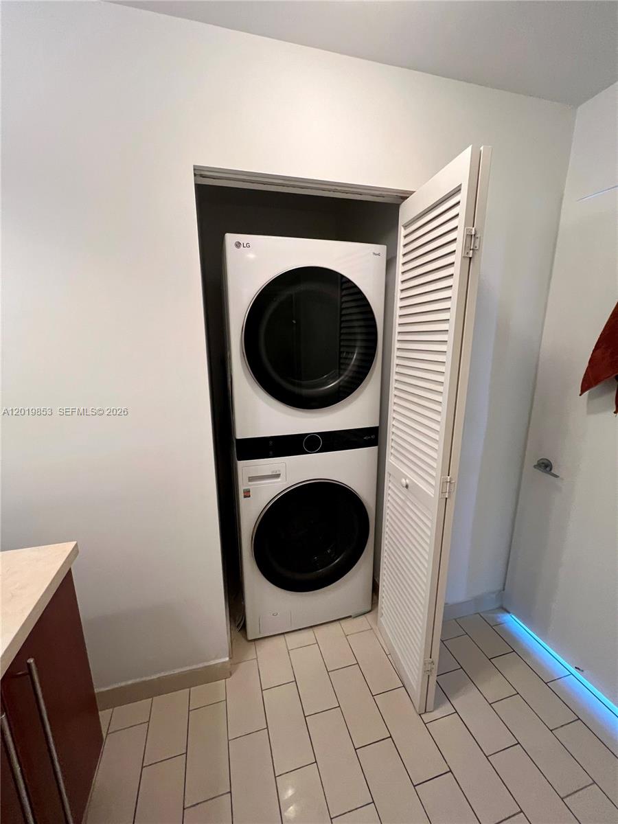 79 SW 12th St #2903-S, Miami FL 33130
