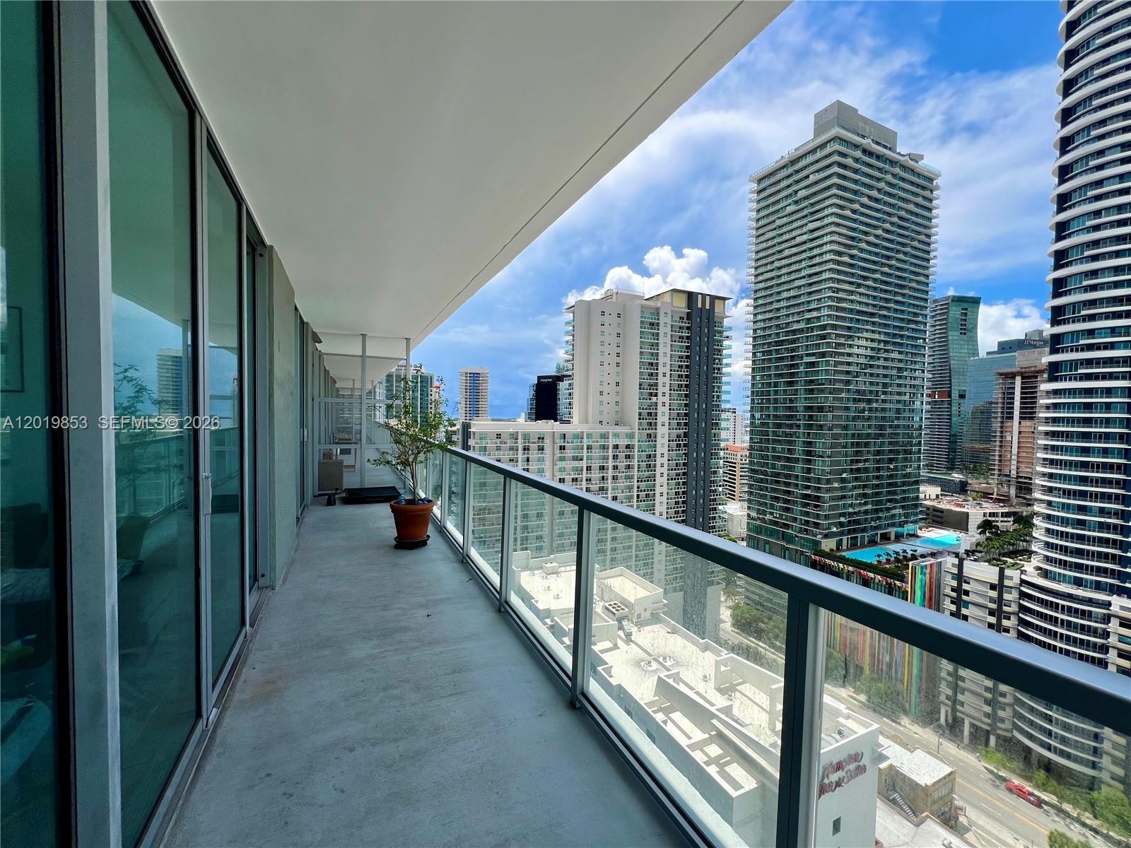 79 SW 12th St #2903-S, Miami FL 33130