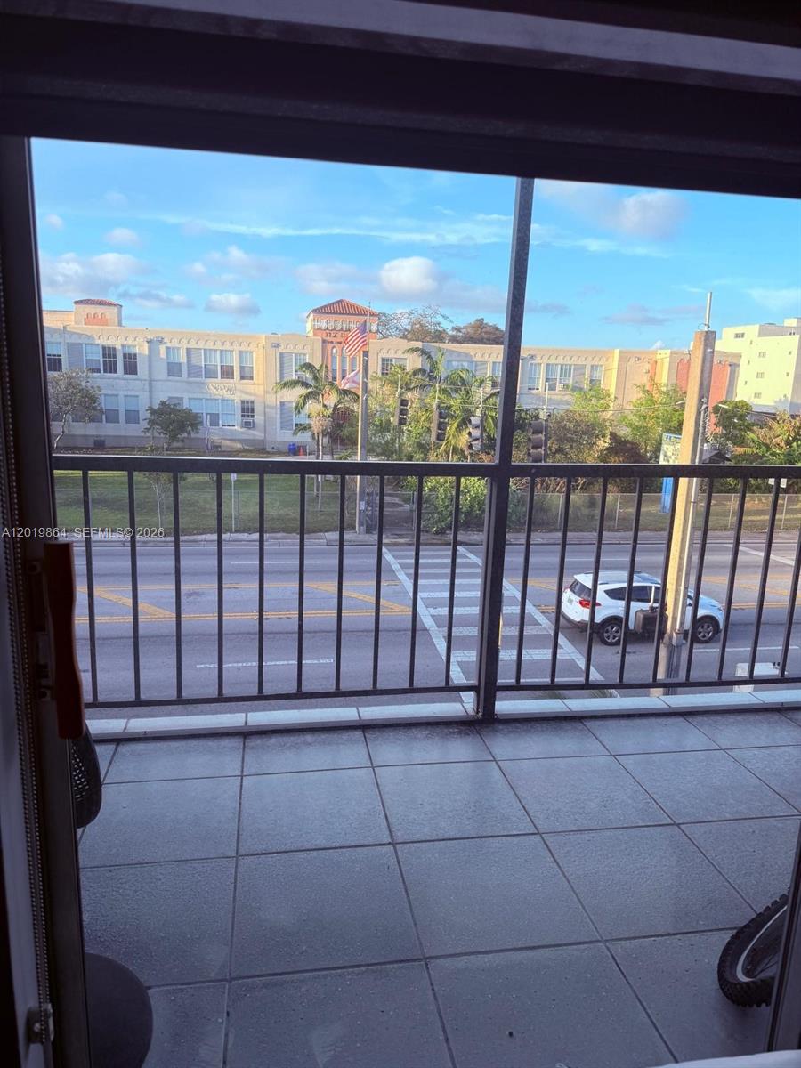 1250 NE 125th St #317A, North Miami FL 33161