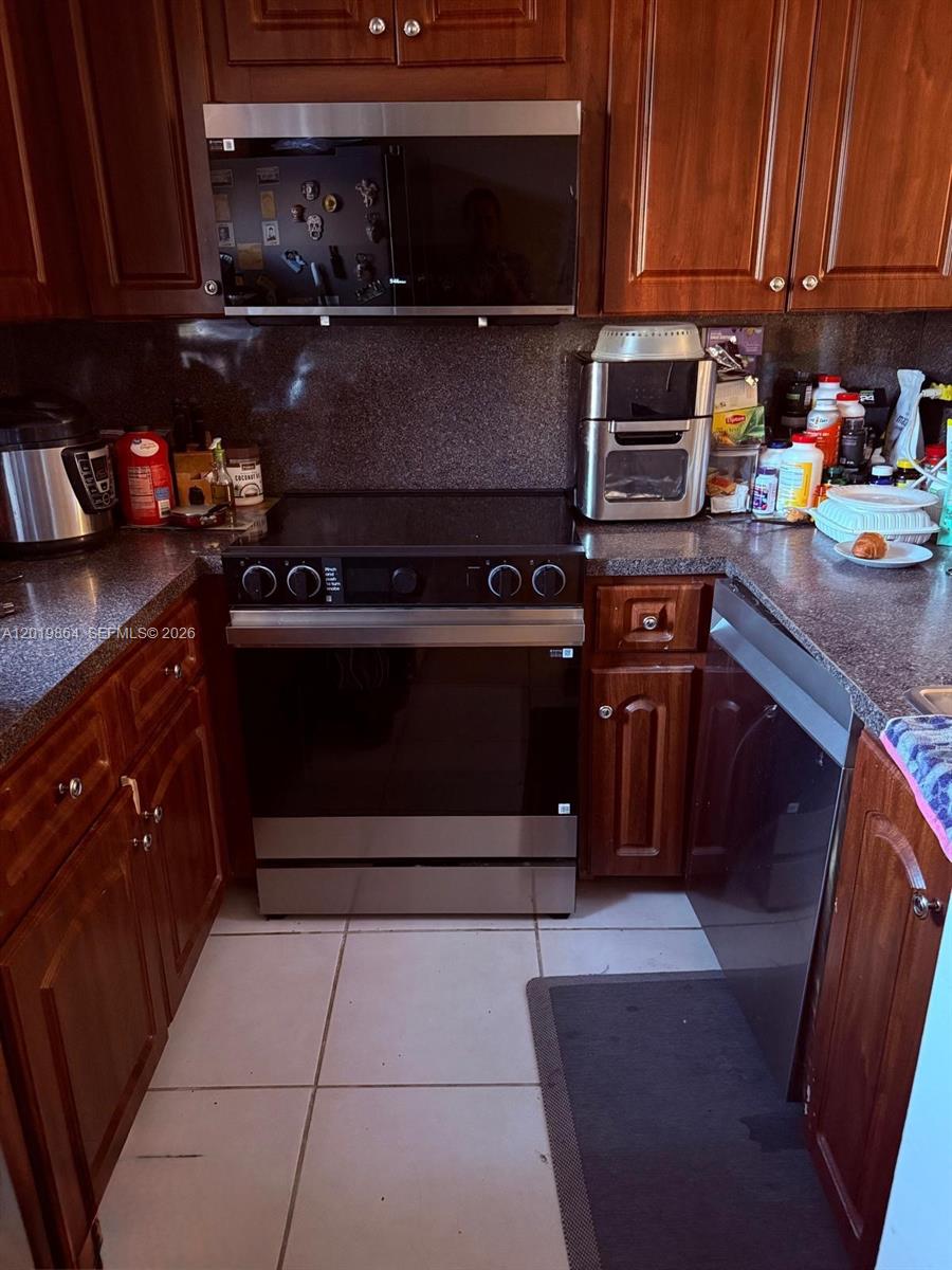 1250 NE 125th St #317A, North Miami FL 33161