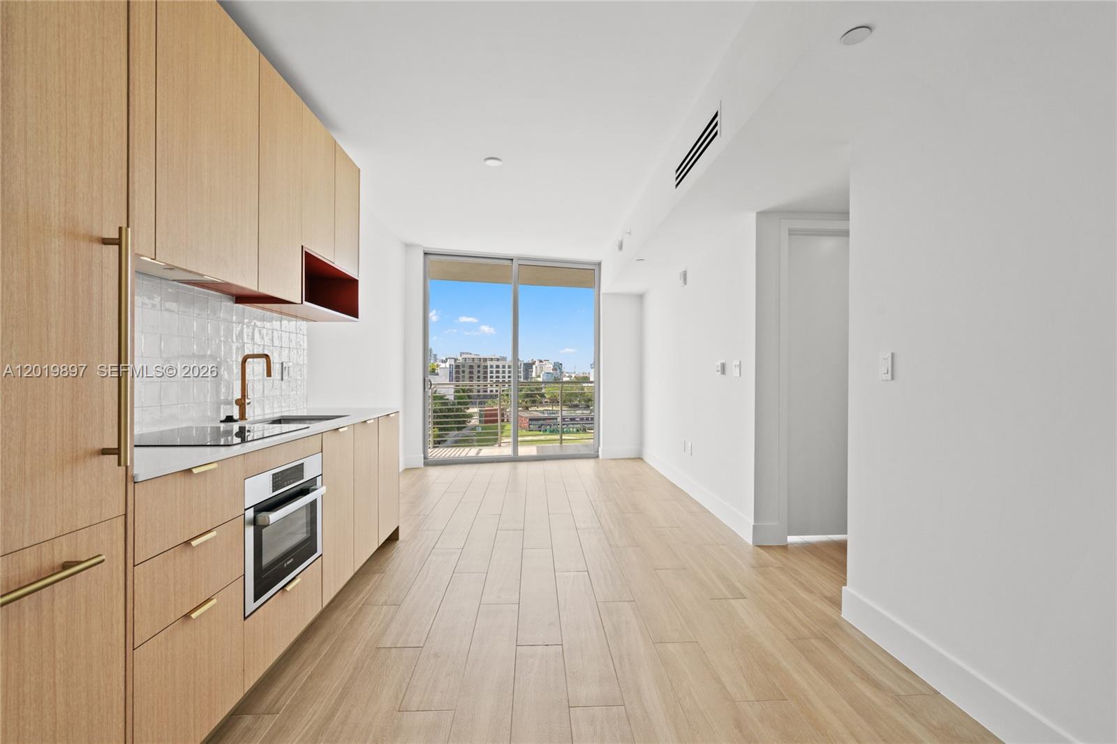 90 NE 32nd St #627, Miami FL 33137