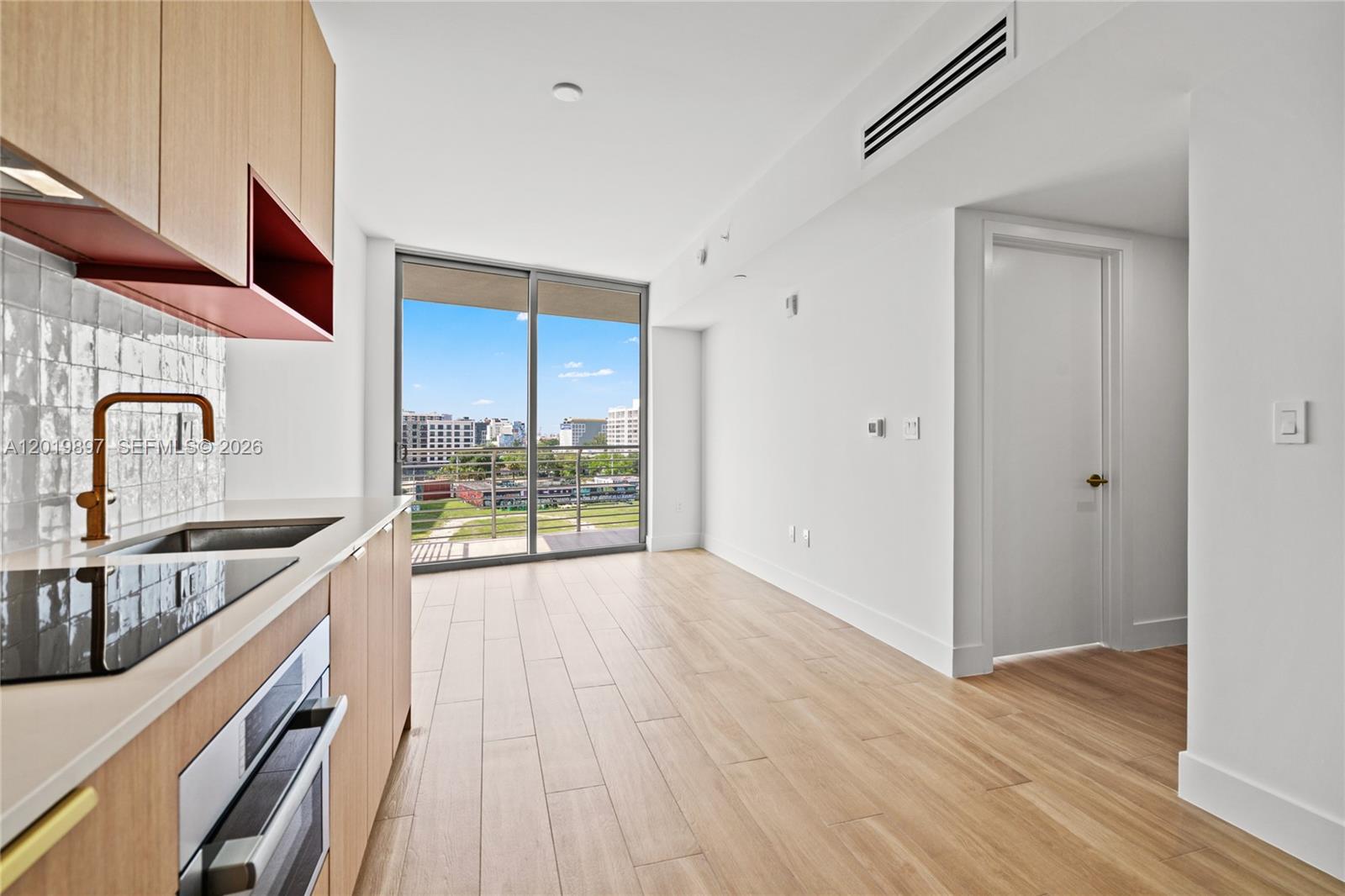 90 NE 32nd St #627, Miami FL 33137