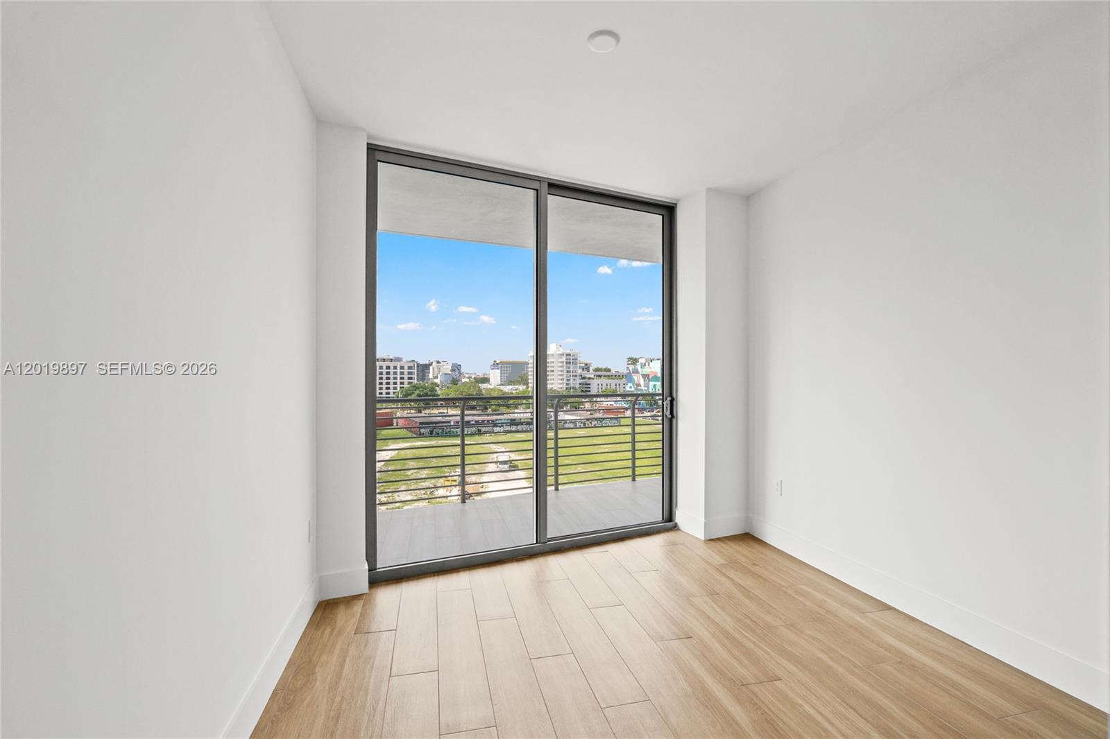90 NE 32nd St #627, Miami FL 33137