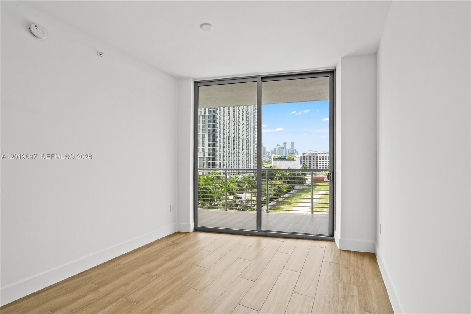90 NE 32nd St #627, Miami FL 33137