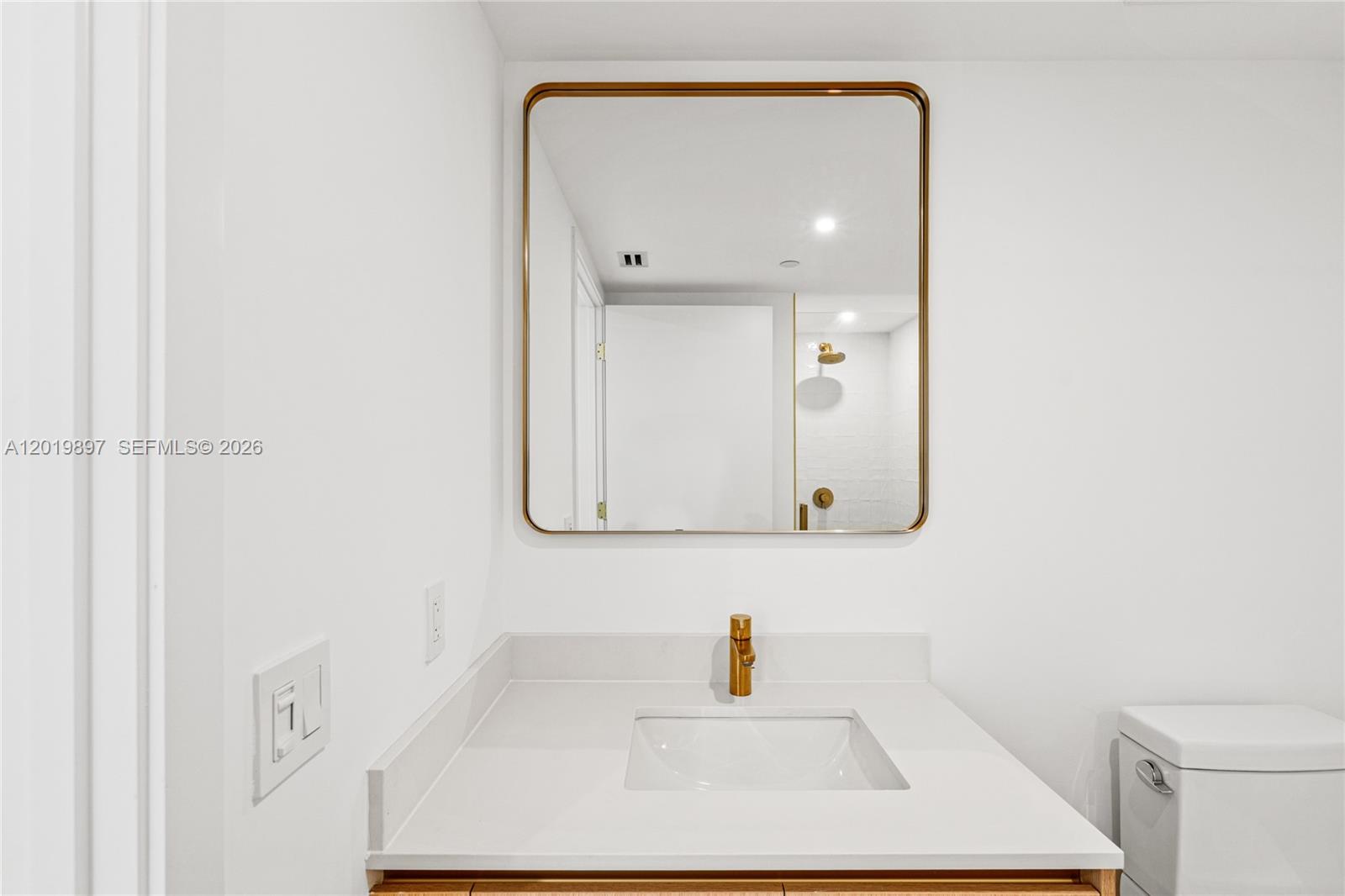 90 NE 32nd St #627, Miami FL 33137