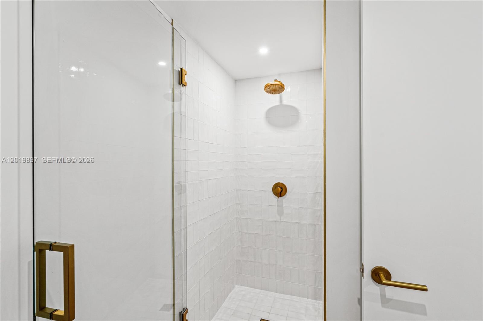 90 NE 32nd St #627, Miami FL 33137