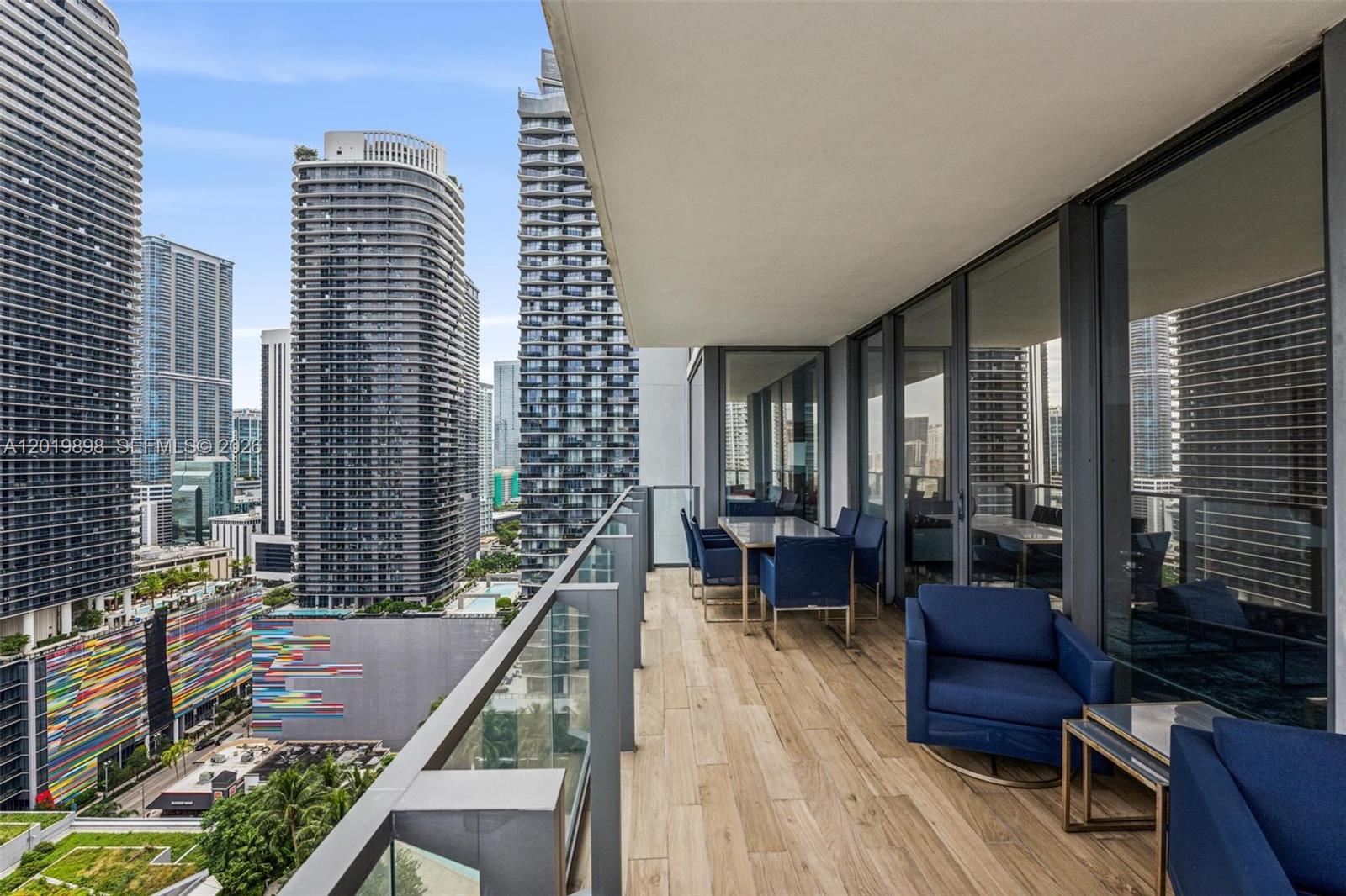 88 SW 7th St #2111, Miami FL 33130