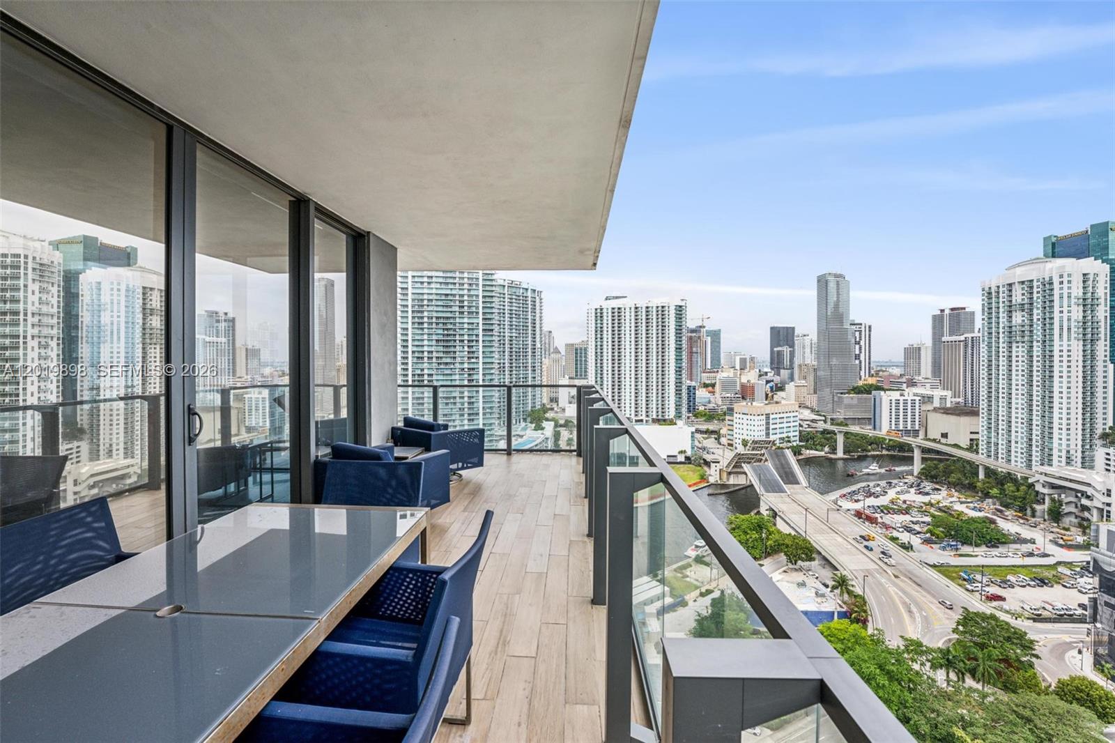 88 SW 7th St #2111, Miami FL 33130