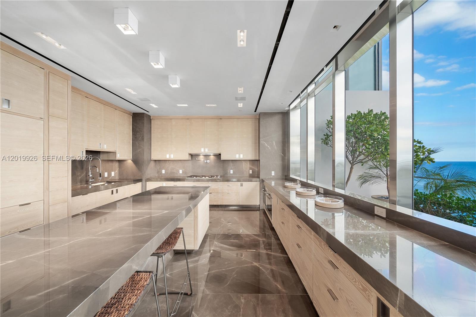 800 S Pointe Dr #Penthouse 2204, Miami Beach FL 33139