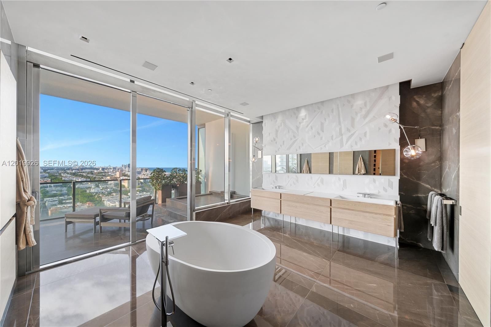 800 S Pointe Dr #Penthouse 2204, Miami Beach FL 33139