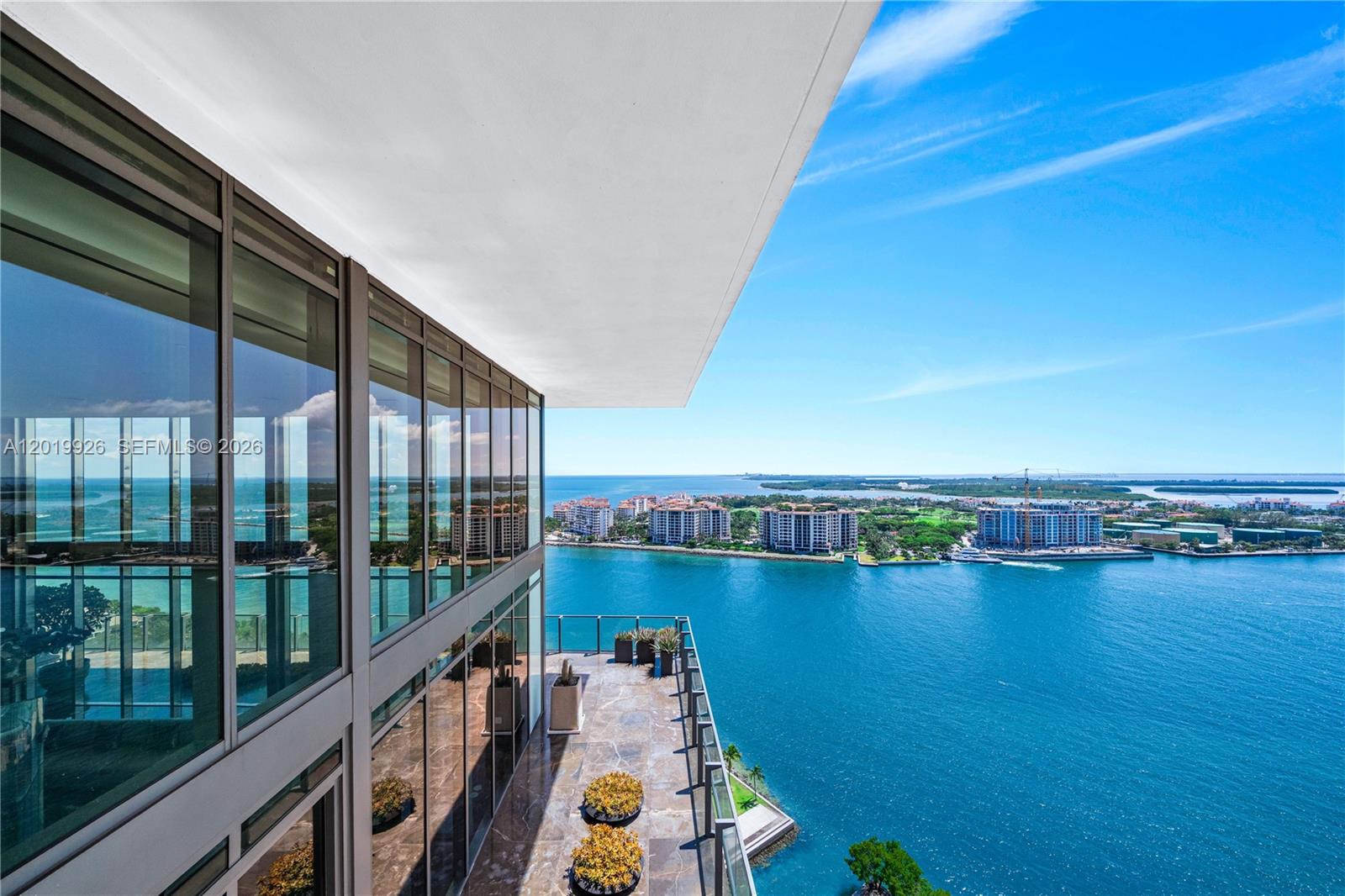 800 S Pointe Dr #Penthouse 2204, Miami Beach FL 33139