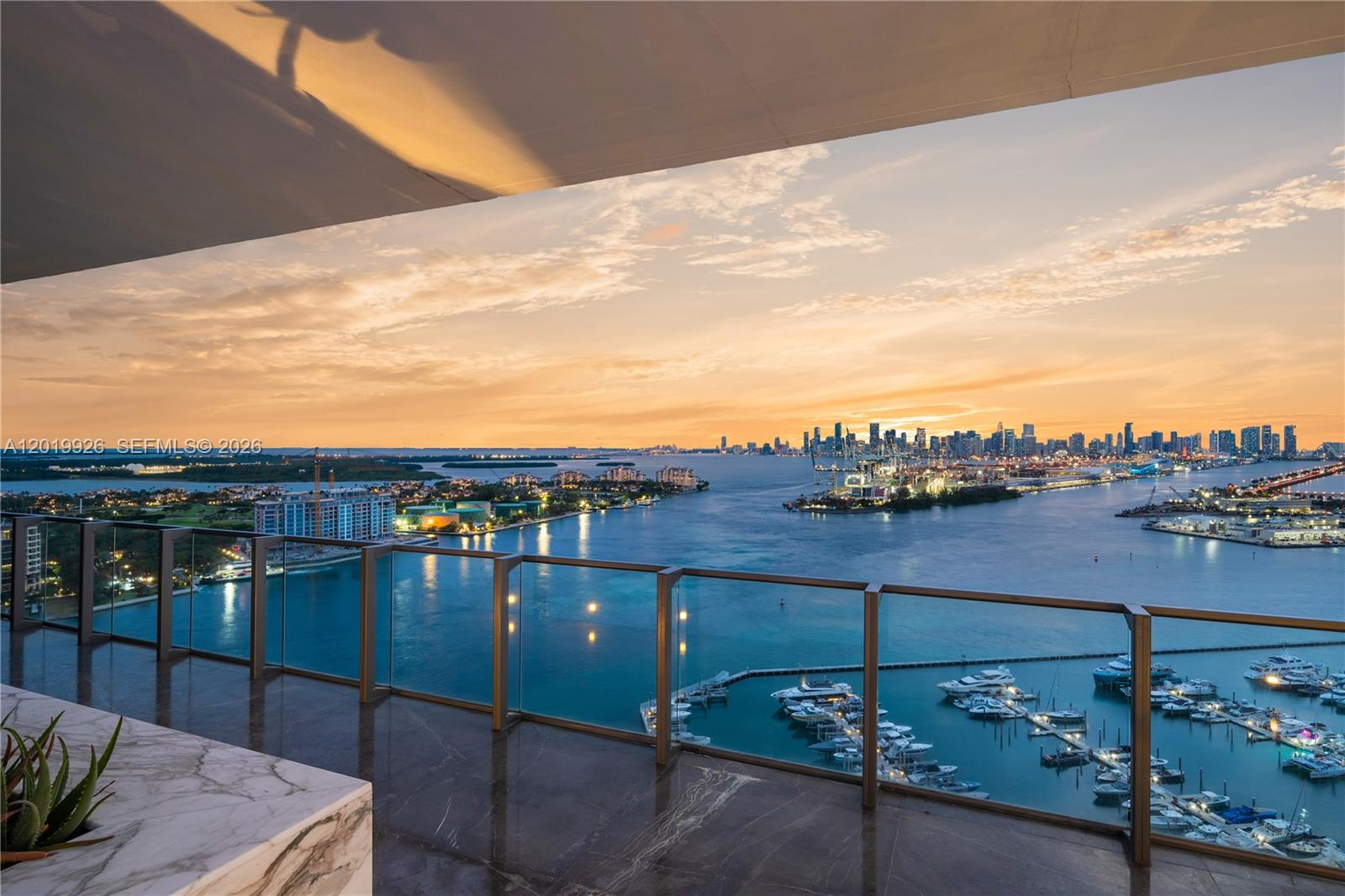800 S Pointe Dr #Penthouse 2204, Miami Beach FL 33139
