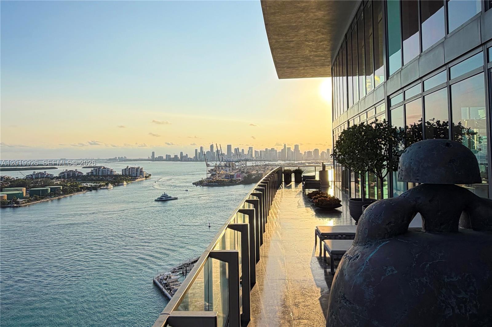 800 S Pointe Dr #Penthouse 2204, Miami Beach FL 33139