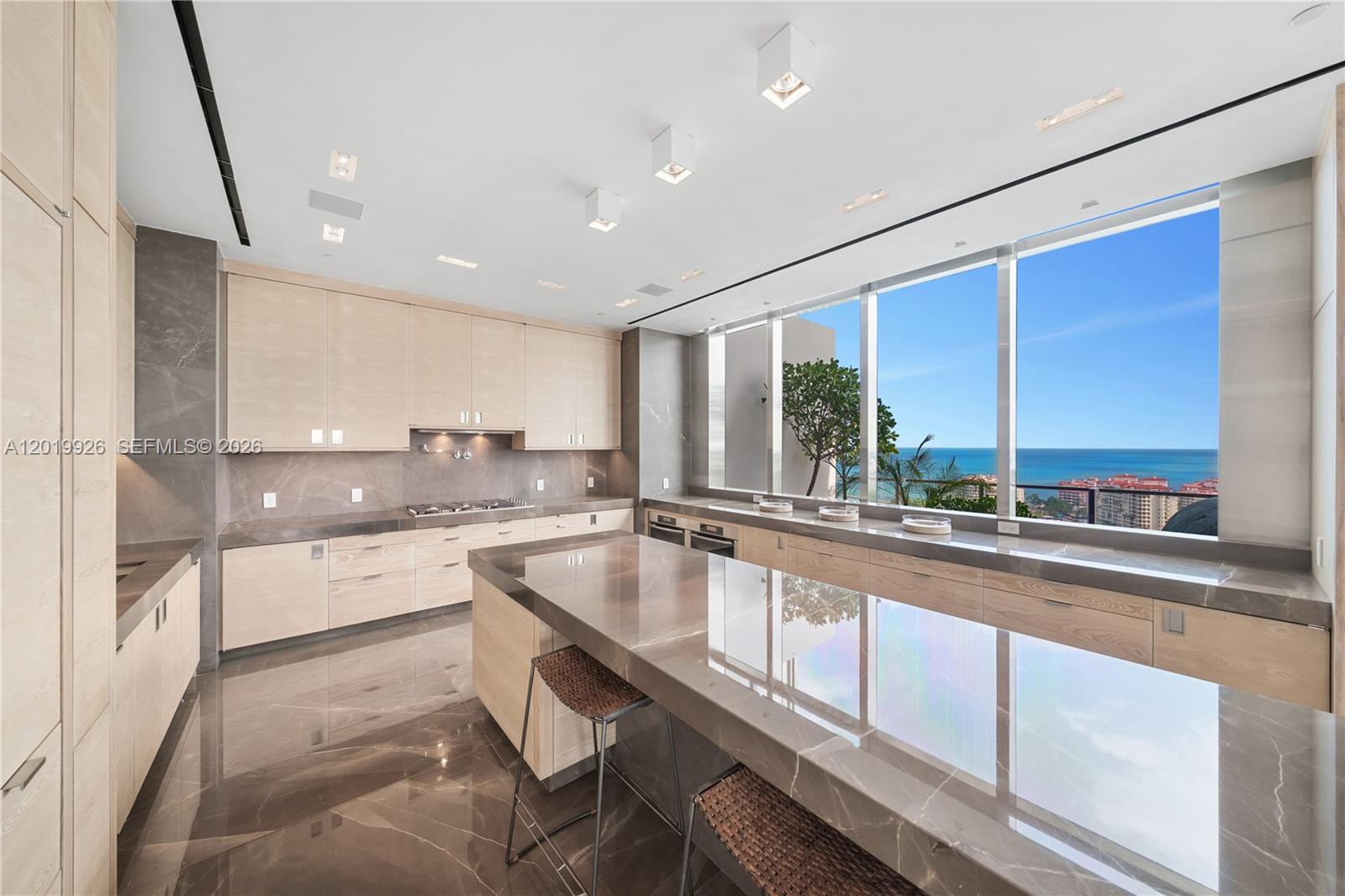 800 S Pointe Dr #Penthouse 2204, Miami Beach FL 33139