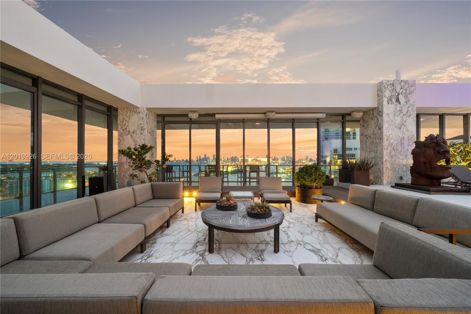 800 S Pointe Dr #Penthouse 2204, Miami Beach FL 33139