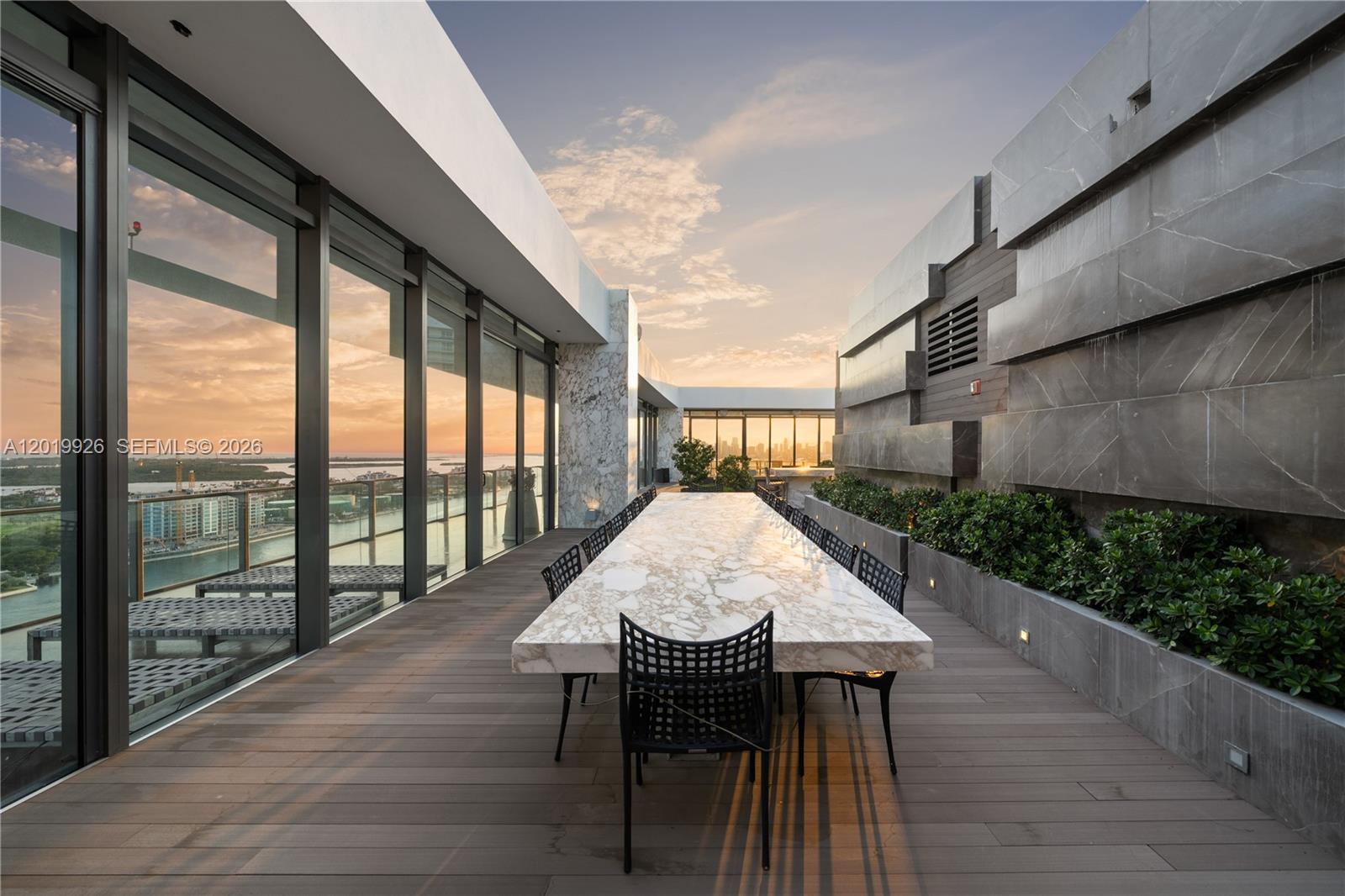 800 S Pointe Dr #Penthouse 2204, Miami Beach FL 33139