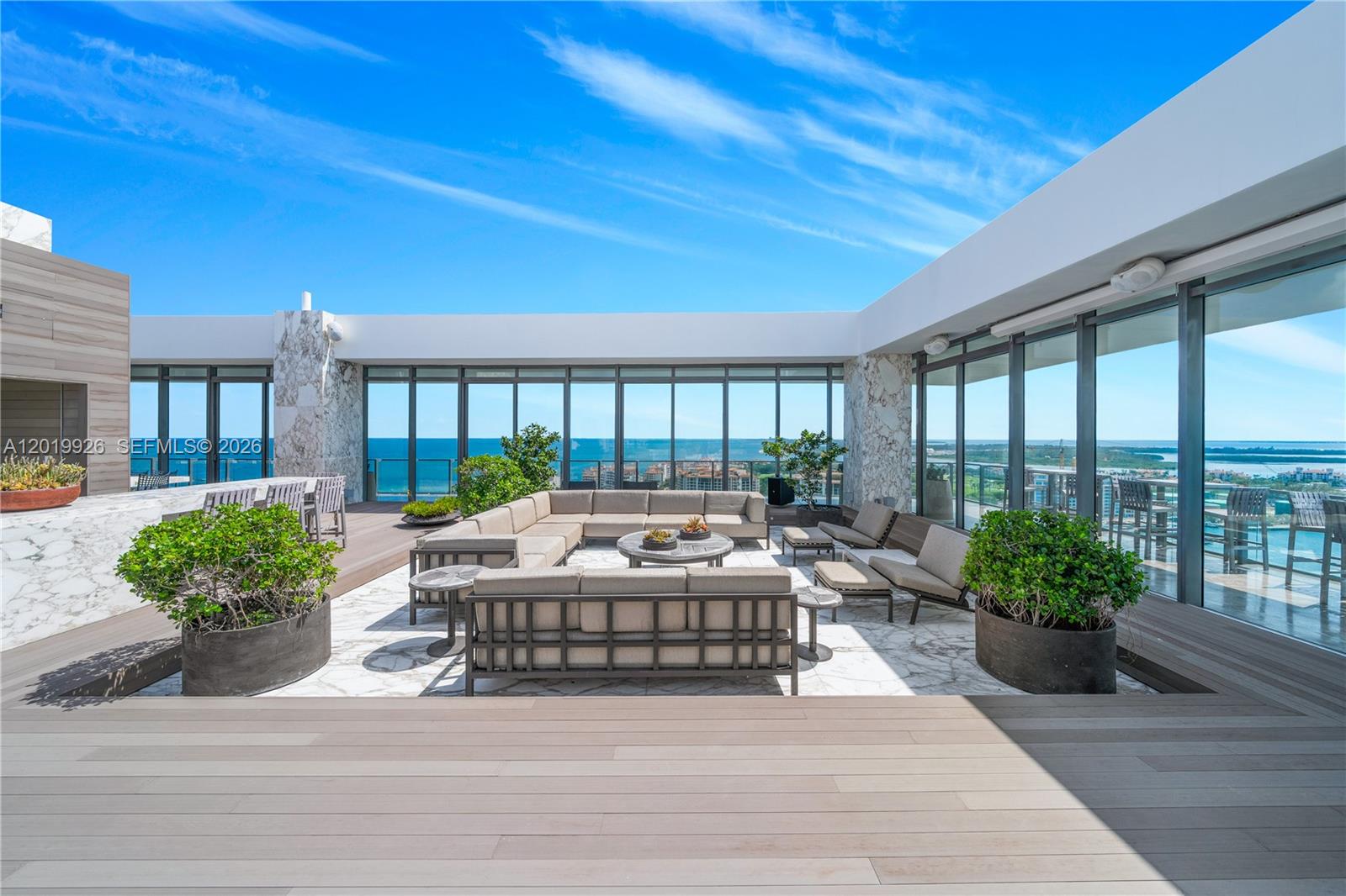 800 S Pointe Dr #Penthouse 2204, Miami Beach FL 33139