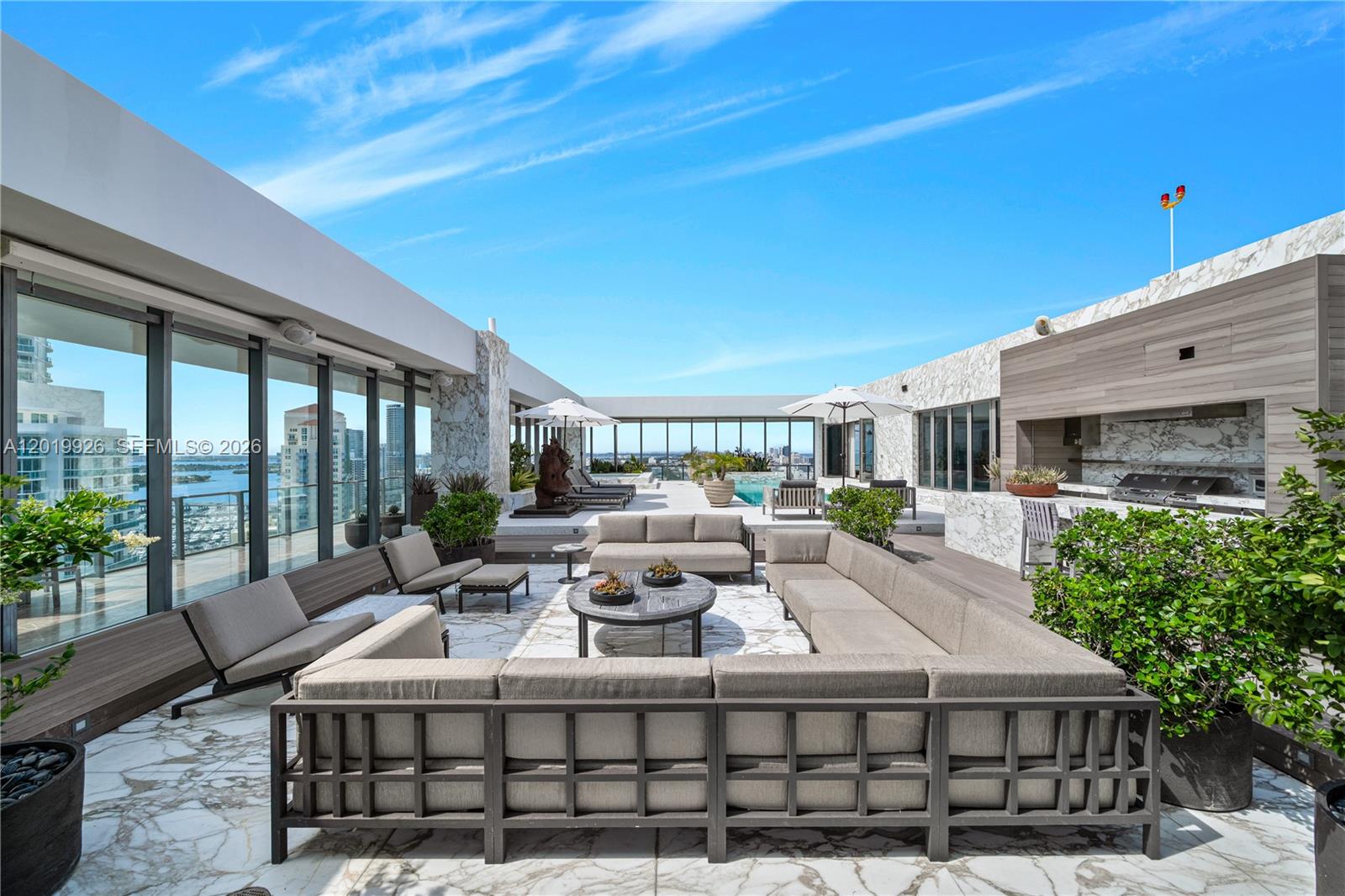 800 S Pointe Dr #Penthouse 2204, Miami Beach FL 33139
