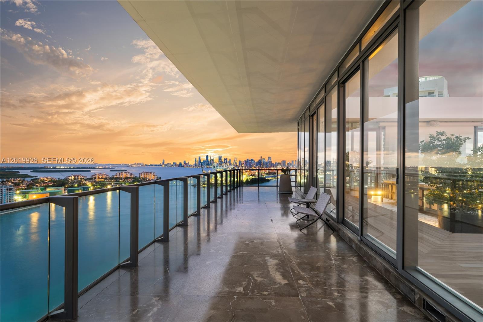 800 S Pointe Dr #Penthouse 2204, Miami Beach FL 33139