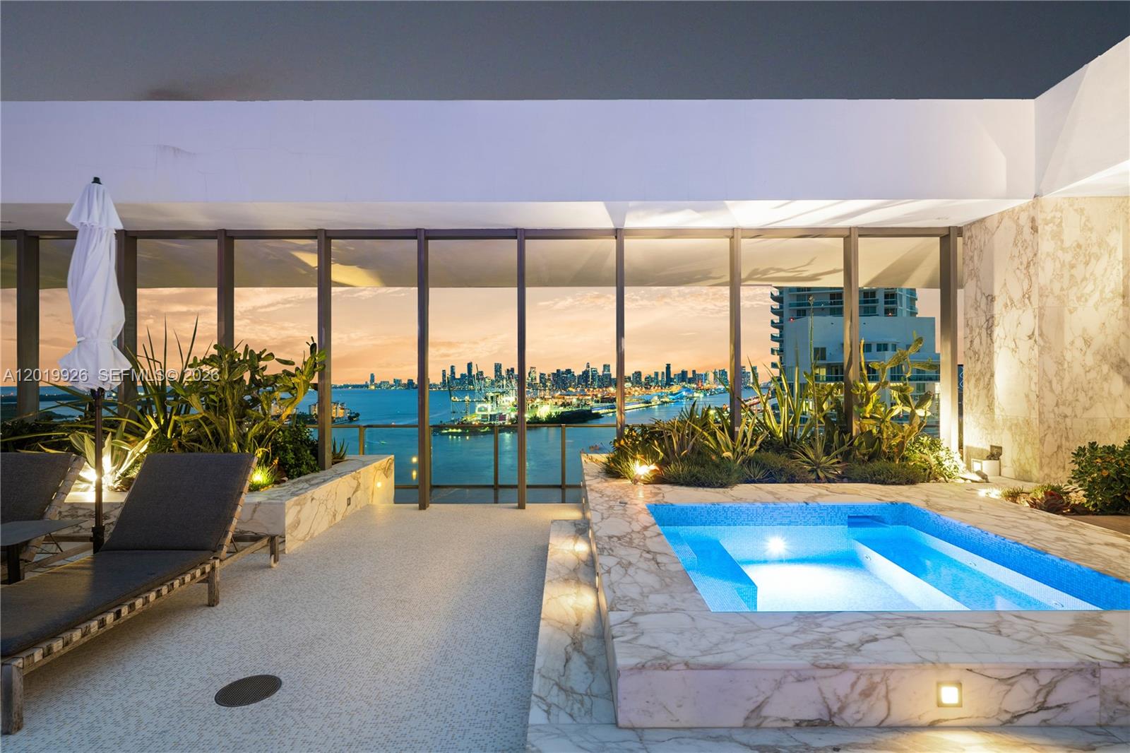 800 S Pointe Dr #Penthouse 2204, Miami Beach FL 33139