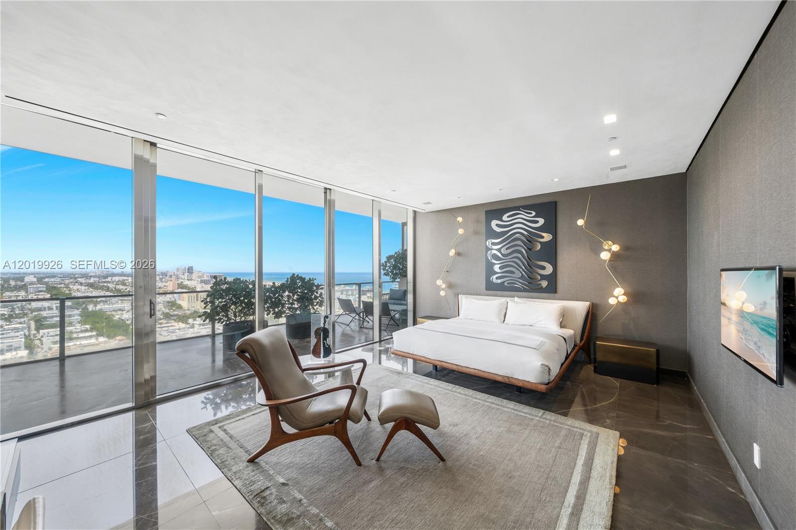 800 S Pointe Dr #Penthouse 2204, Miami Beach FL 33139