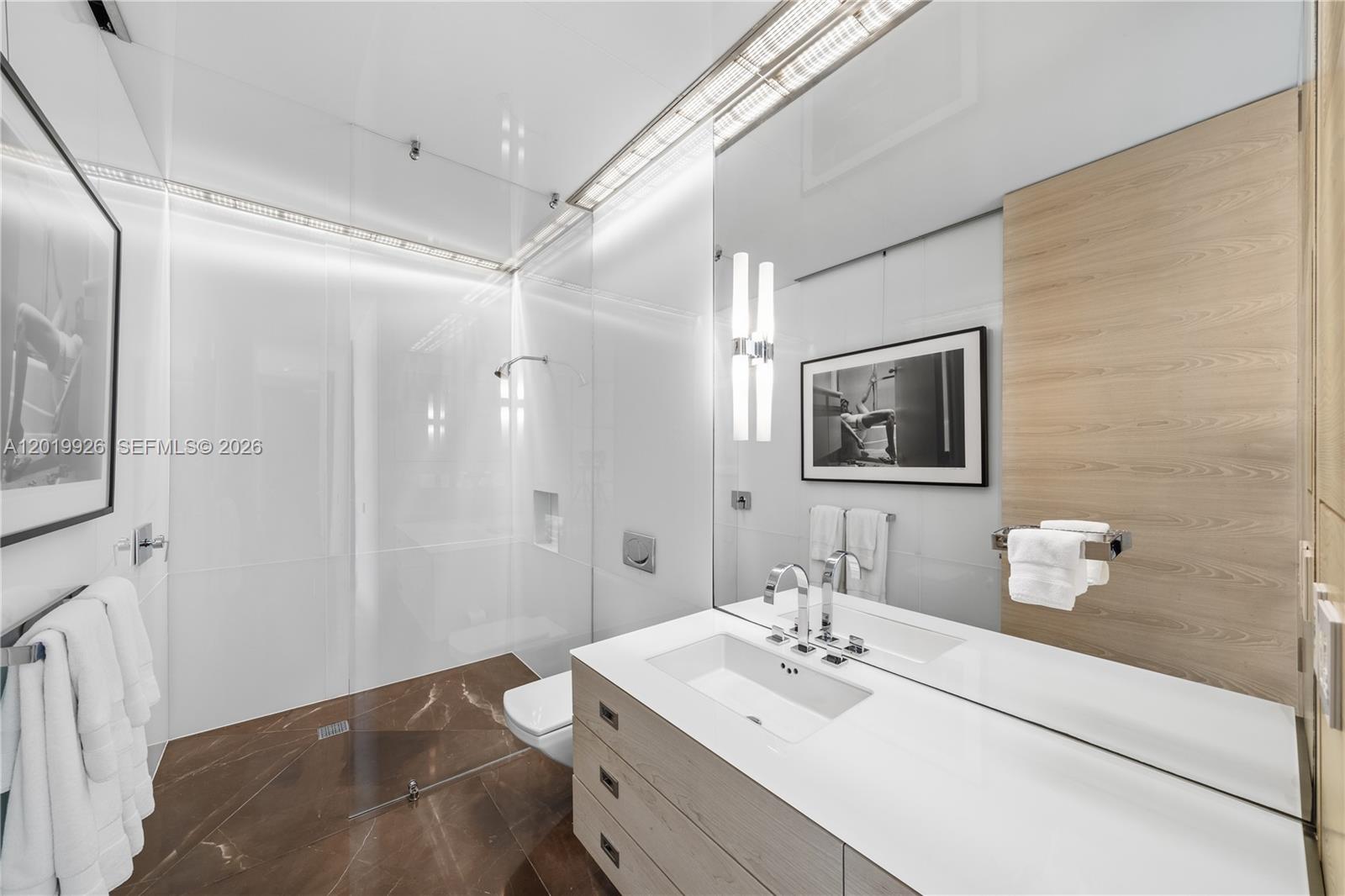 800 S Pointe Dr #Penthouse 2204, Miami Beach FL 33139