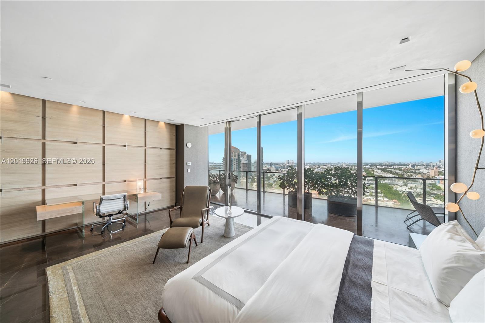 800 S Pointe Dr #Penthouse 2204, Miami Beach FL 33139