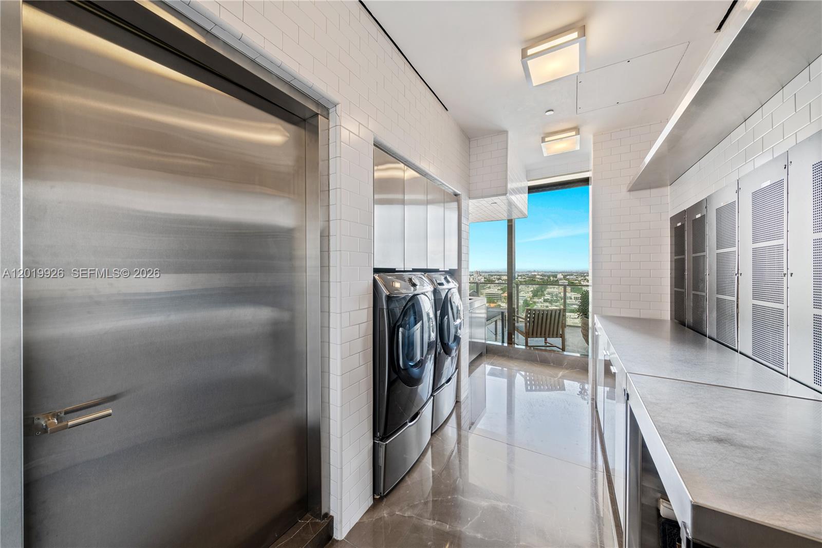 800 S Pointe Dr #Penthouse 2204, Miami Beach FL 33139
