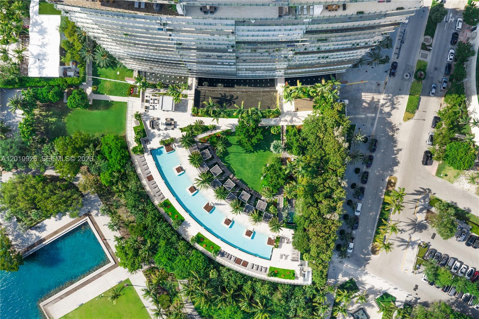800 S Pointe Dr #Penthouse 2204, Miami Beach FL 33139