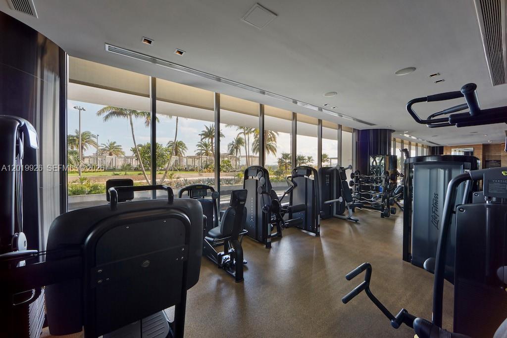 800 S Pointe Dr #Penthouse 2204, Miami Beach FL 33139