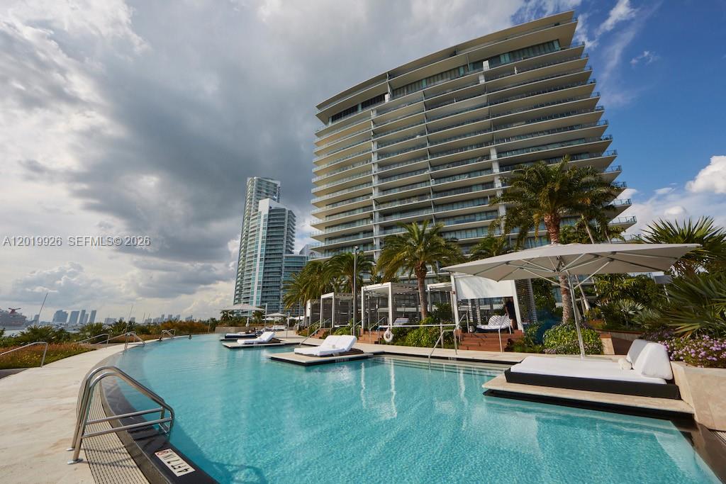 800 S Pointe Dr #Penthouse 2204, Miami Beach FL 33139