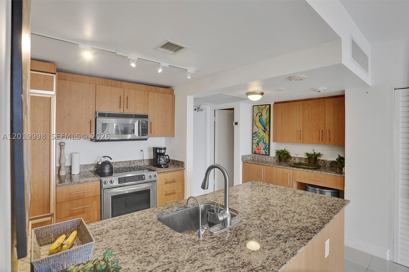10275 Collins Ave #829, Bal Harbour FL 33154