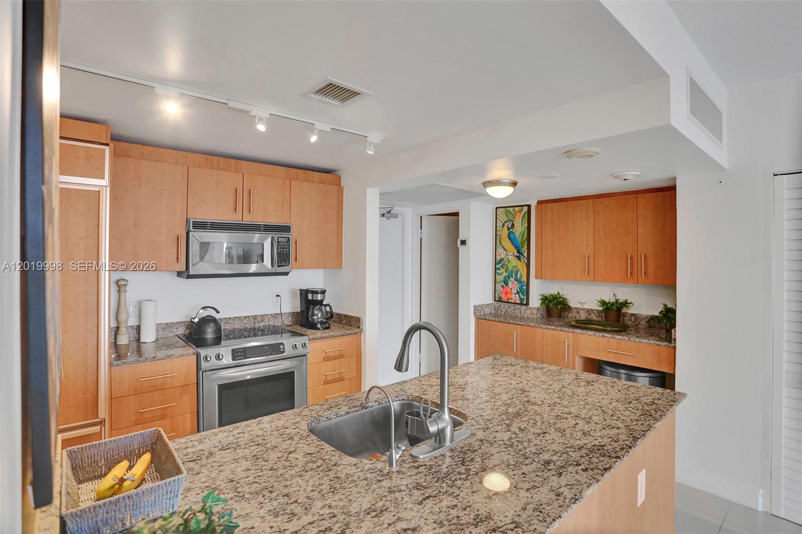 10275 Collins Ave #829, Bal Harbour FL 33154