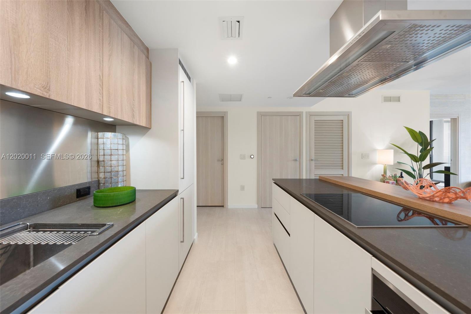1000 Brickell Plz #4014, Miami FL 33131