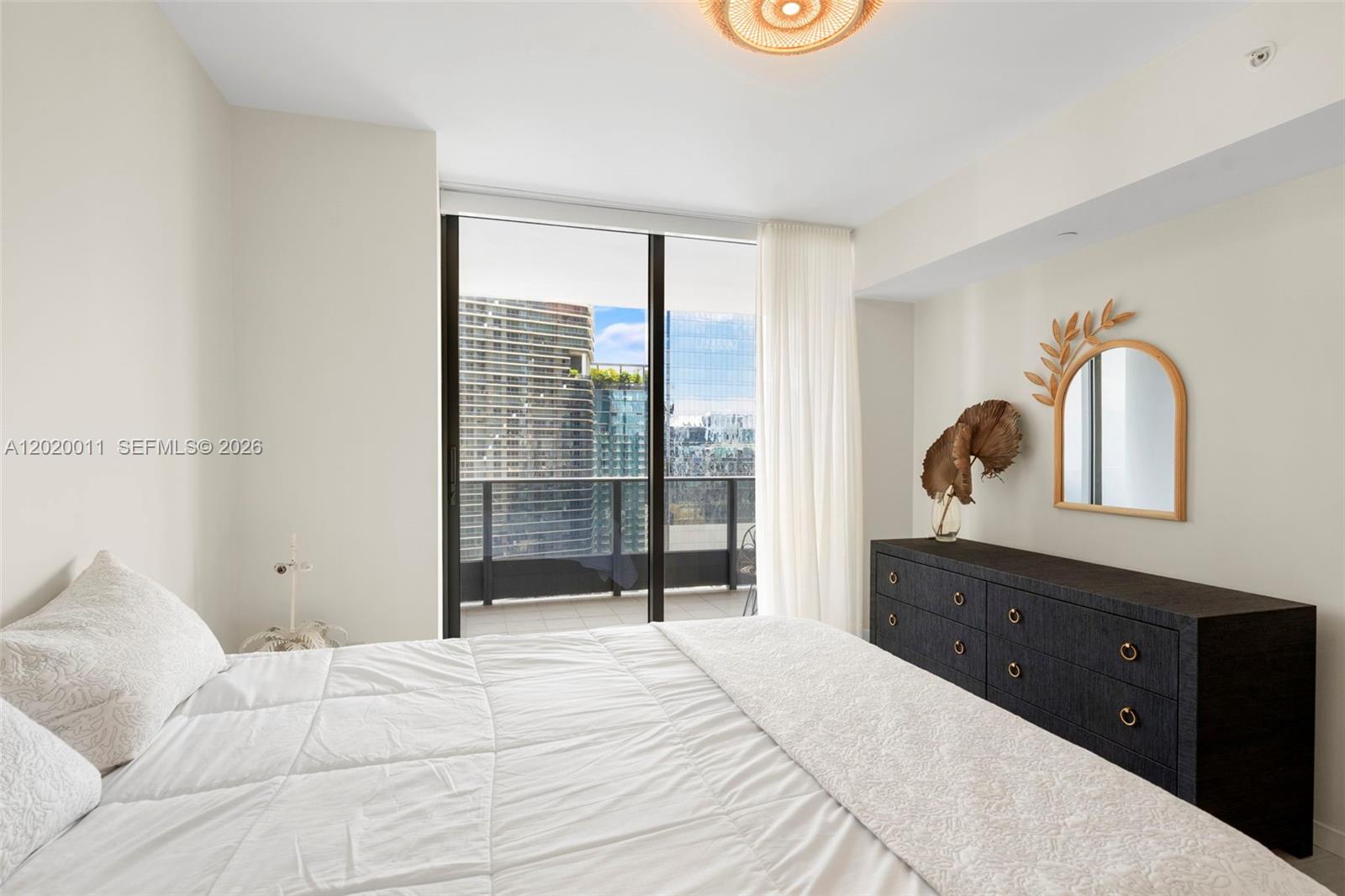 1000 Brickell Plz #4014, Miami FL 33131