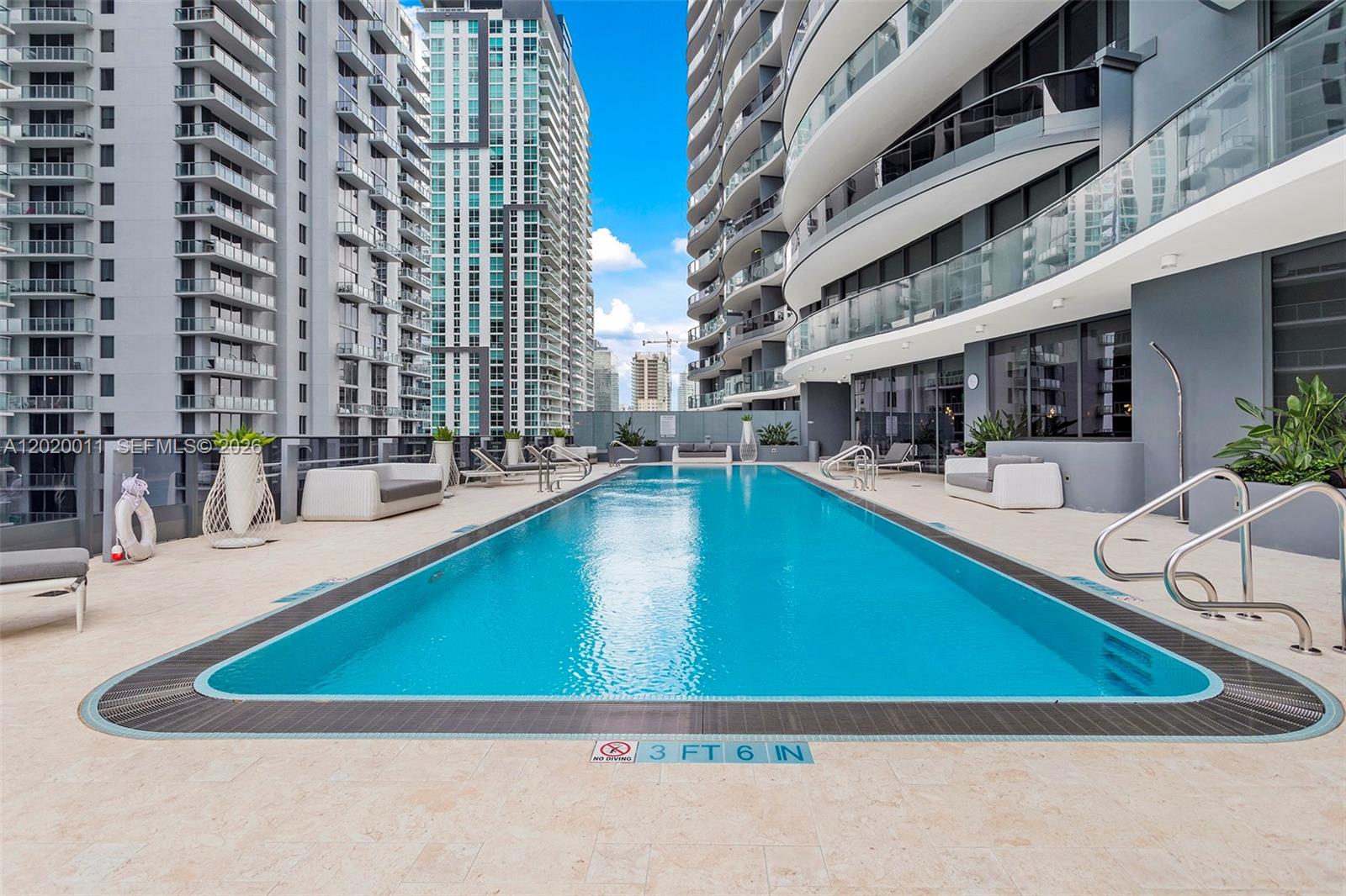 1000 Brickell Plz #4014, Miami FL 33131