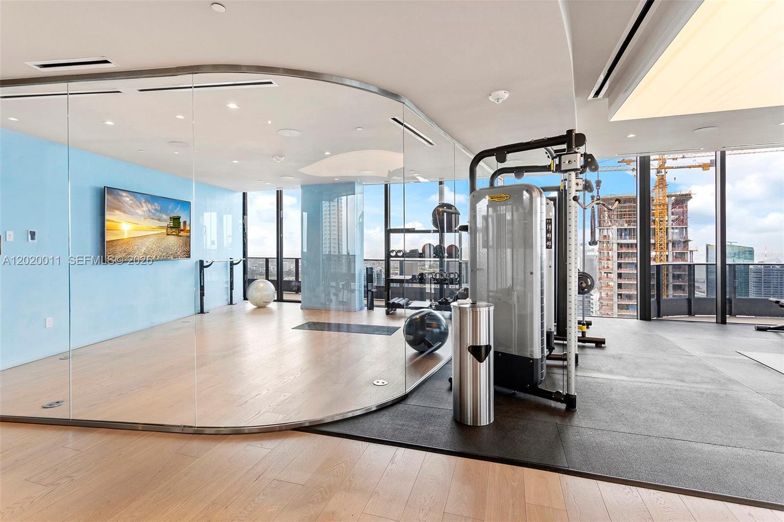 1000 Brickell Plz #4014, Miami FL 33131