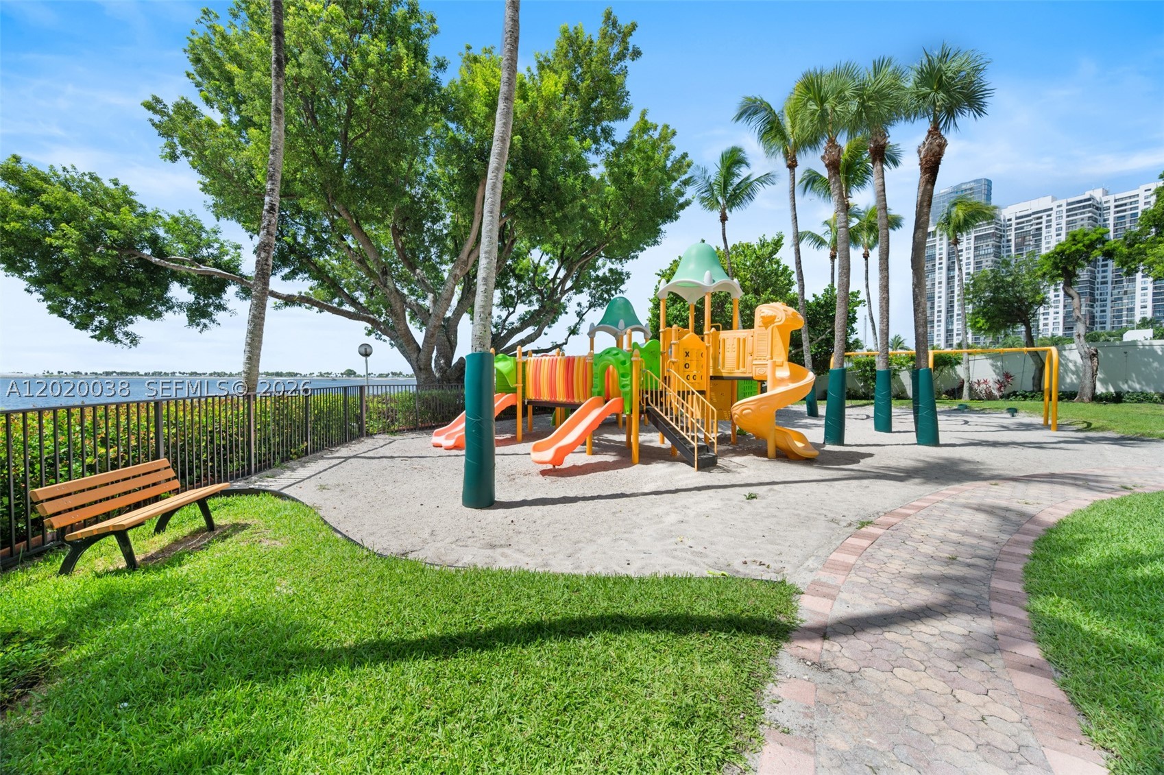 1901 Brickell Ave #B2004, Miami FL 33129