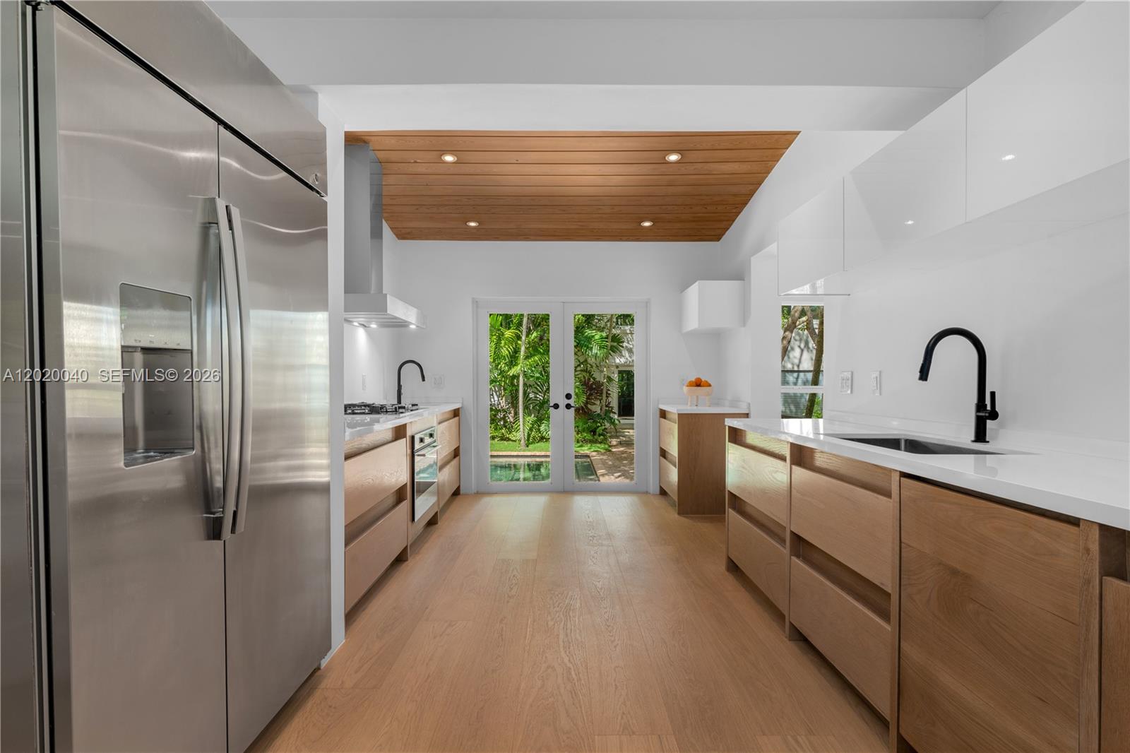 5812 Alton Rd, Miami Beach FL 33140