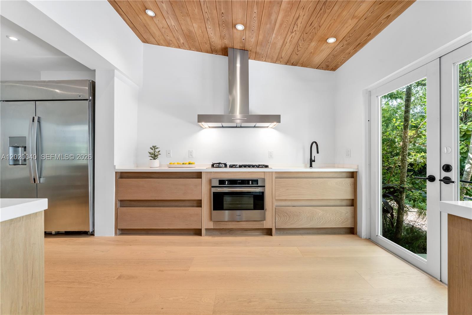 5812 Alton Rd, Miami Beach FL 33140