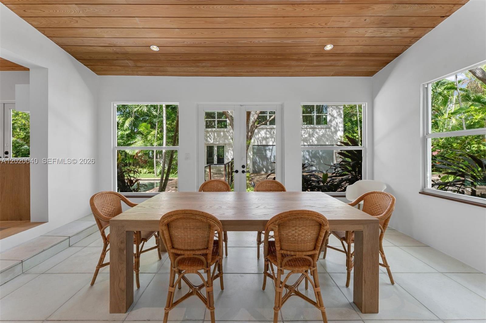 5812 Alton Rd, Miami Beach FL 33140