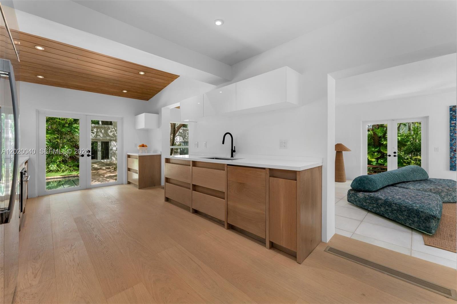 5812 Alton Rd, Miami Beach FL 33140