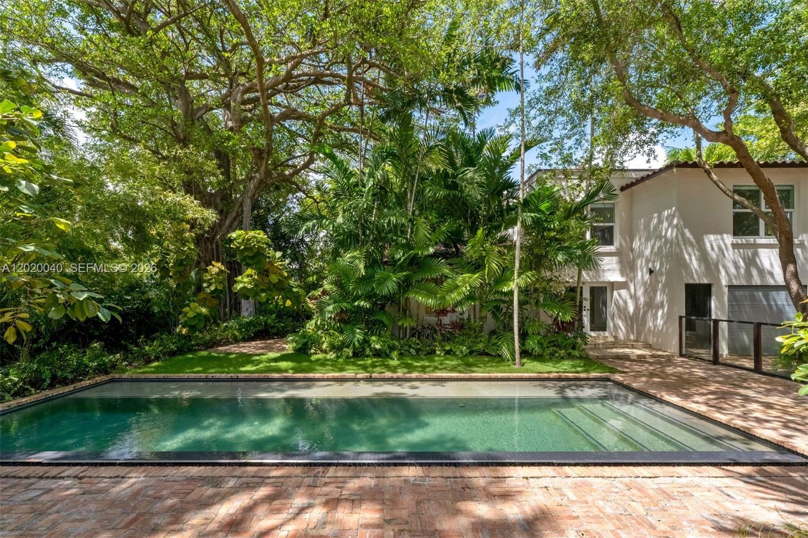 5812 Alton Rd, Miami Beach FL 33140
