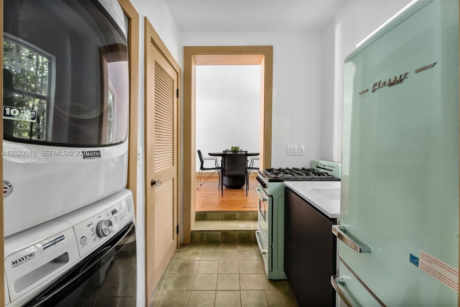 5812 Alton Rd, Miami Beach FL 33140