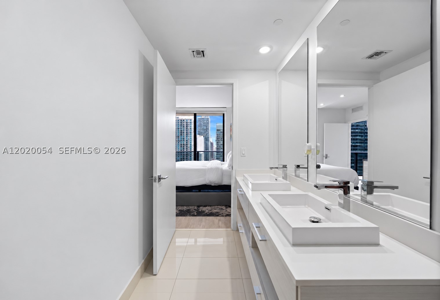 55 SW 9th St #2703, Miami FL 33130