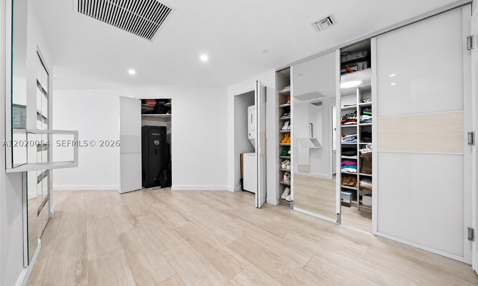 55 SW 9th St #2703, Miami FL 33130