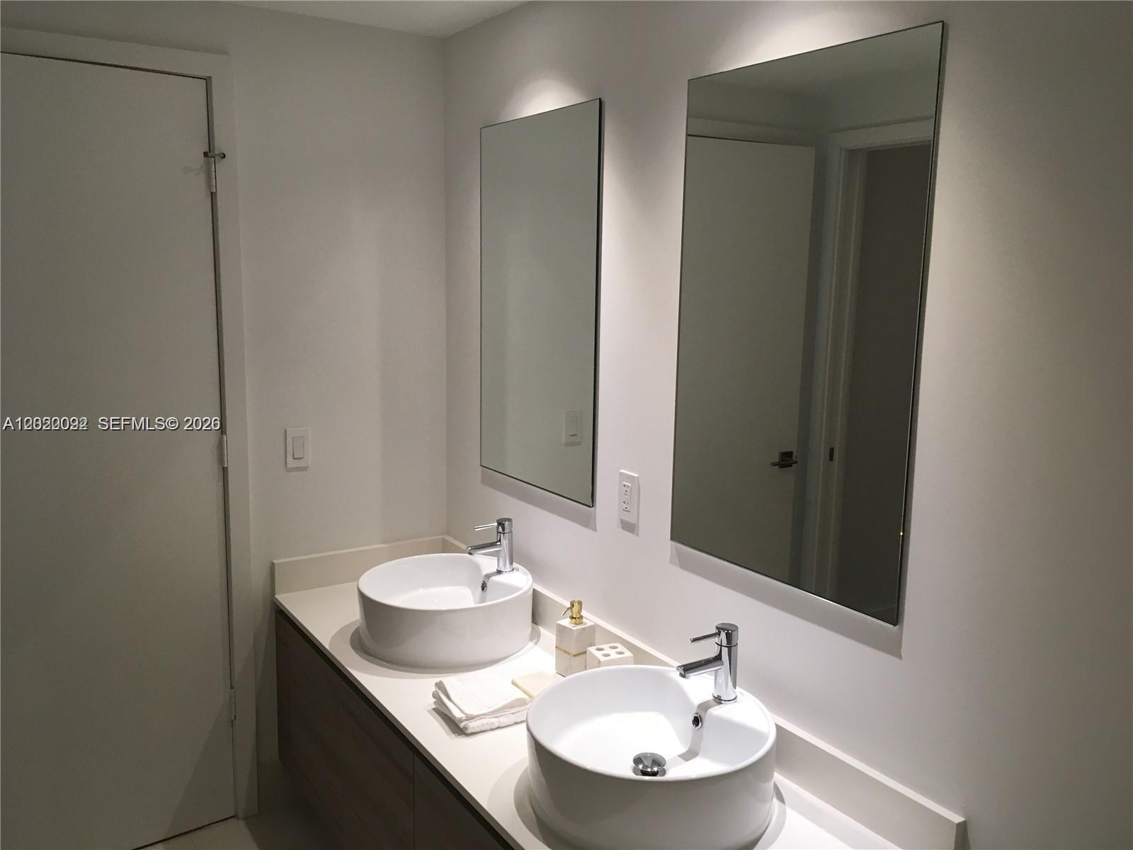 121 NE 34th St #2203, Miami FL 33137